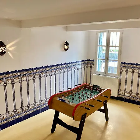 Tresors De La Cathedrale, Maison De Sur 4 Niveaux * Ναρμπόν