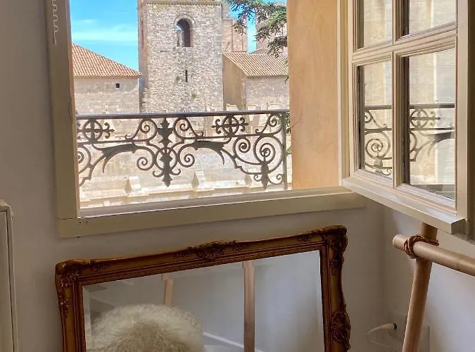Tresors De La Cathedrale, Maison De Sur 4 Niveaux *