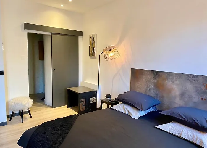 Apartment Tresors De La Cathedrale, Maison De Sur 4 Niveaux Narbonne