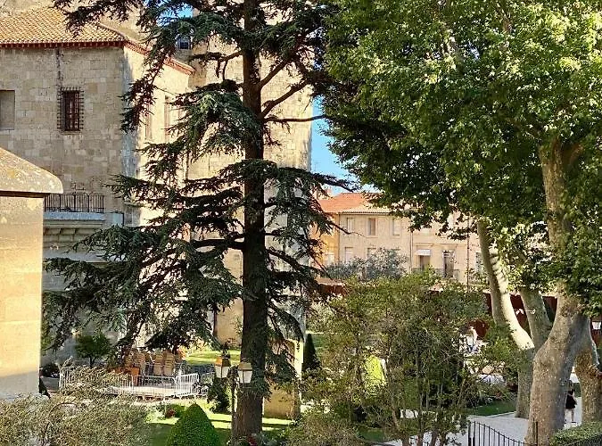 Apartment Tresors De La Cathedrale, Maison De Sur 4 Niveaux