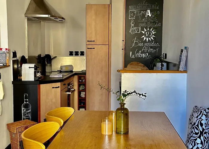 Tresors De La Cathedrale, Maison De Sur 4 Niveaux Apartment